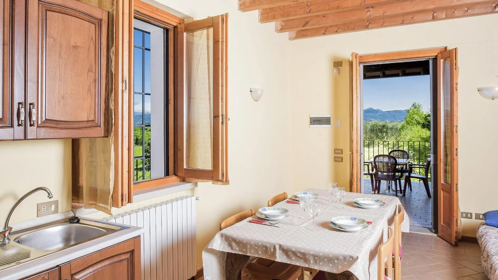 Roel Apartments Lazise Calmasino Italy