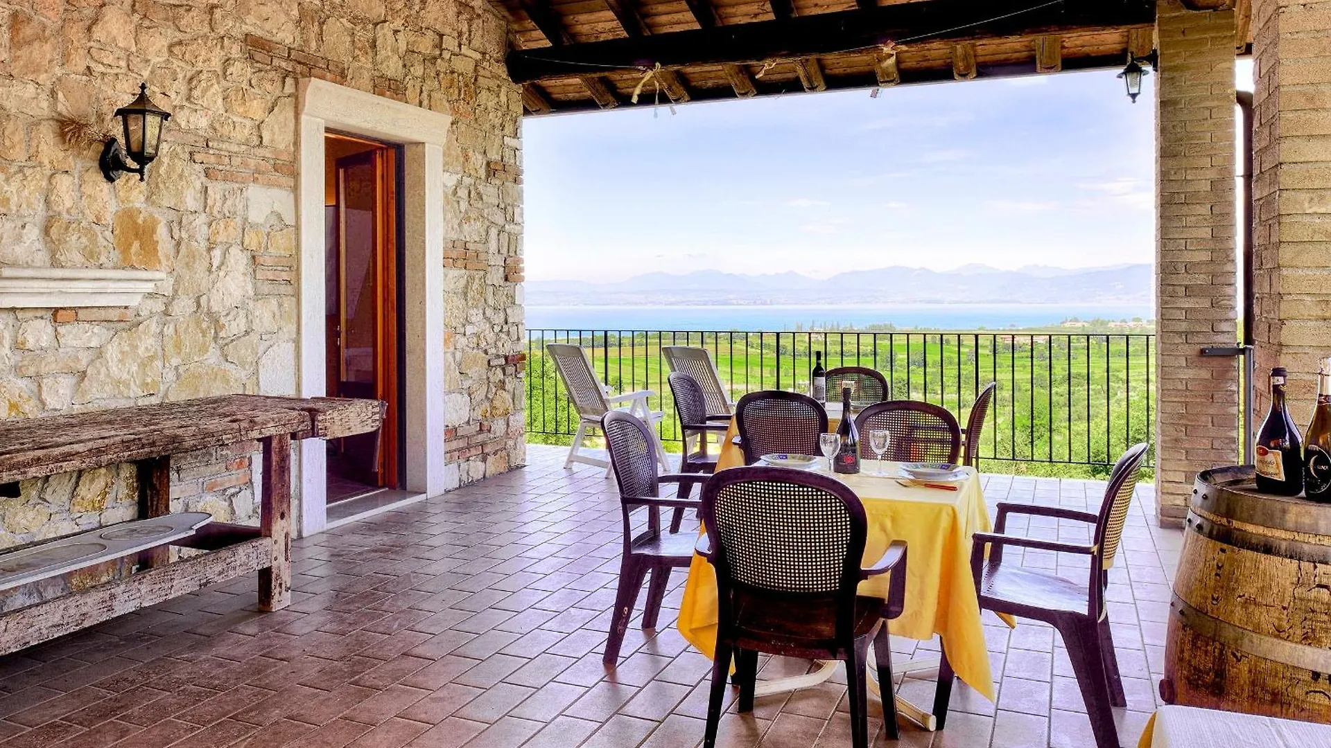 Roel Apartments Lazise Calmasino Italy