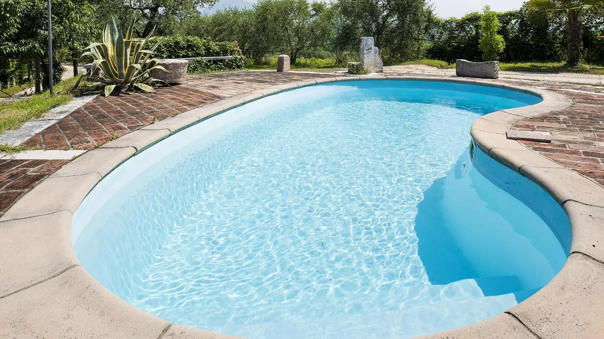 Roel Apartments Lazise Calmasino 0*,